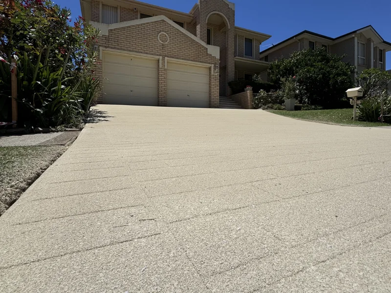 Light driveway example — project by The Epoxy Muncherz